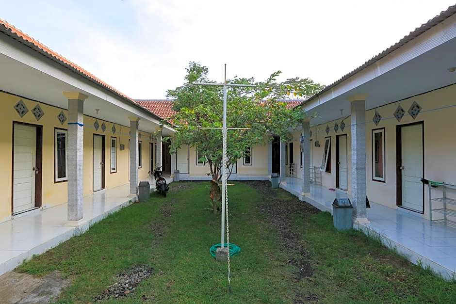 OYO 2371 Islami Family Residence