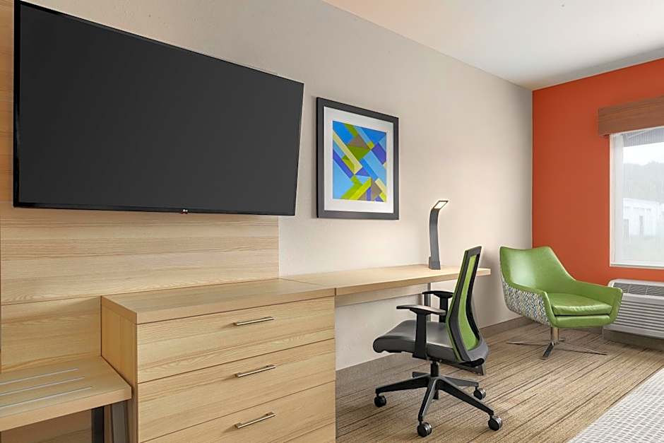 Holiday Inn Express and Suites Staunton By IHG
