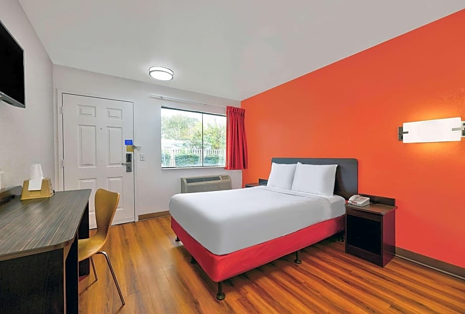Motel 6-Columbus, GA