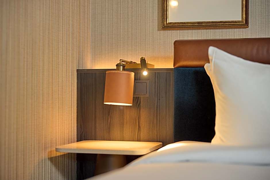 Haven Hotel Rotterdam, Curio Collection by Hilton