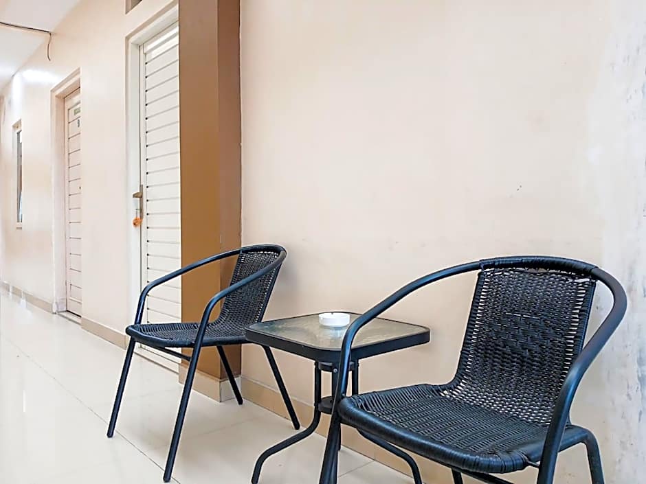 Shabrina Homestay Syariah Terminal Tirtonadi Solo RedPartner