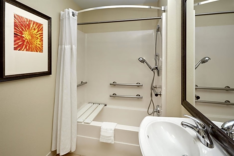 Staybridge Suites Glenview By IHG