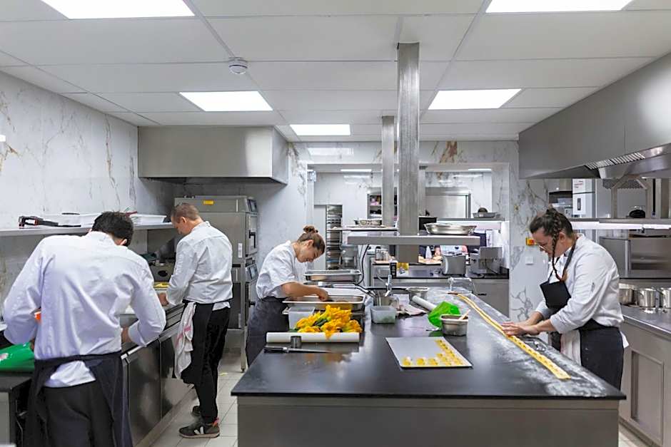 Hôtel et Restaurant La Bastide Bourrelly - Mathias Dandine