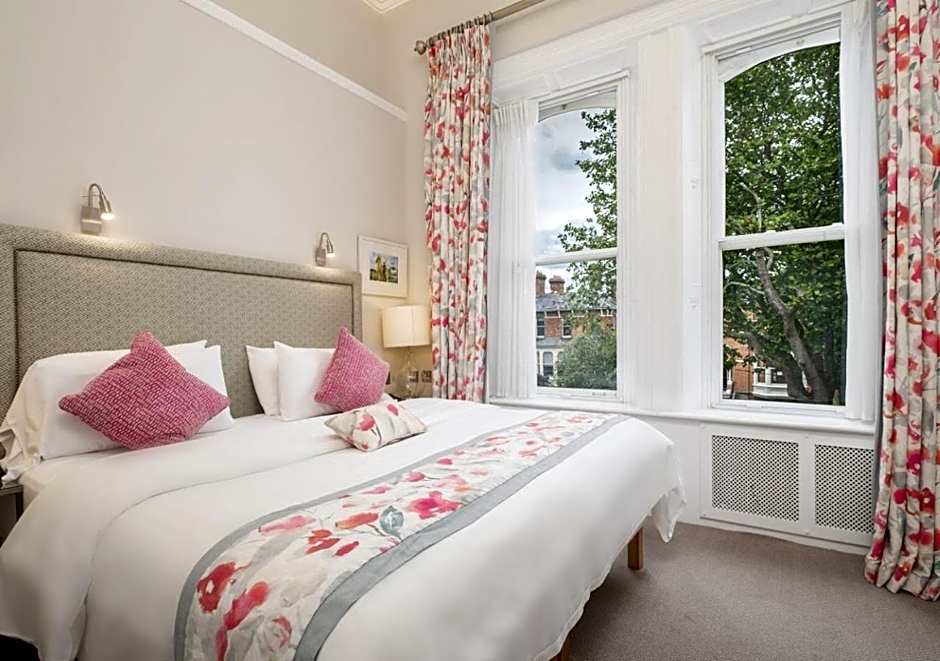 Roxford Lodge Hotel