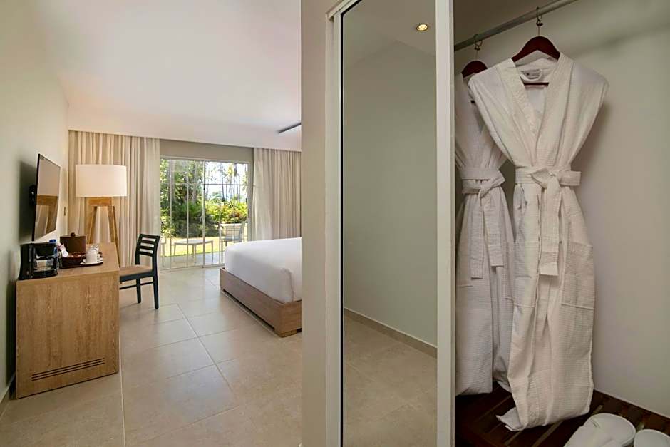 Wyndham Alltra Samana All Inclusive Resort