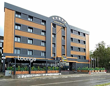 Sapran Deluxe Hotel