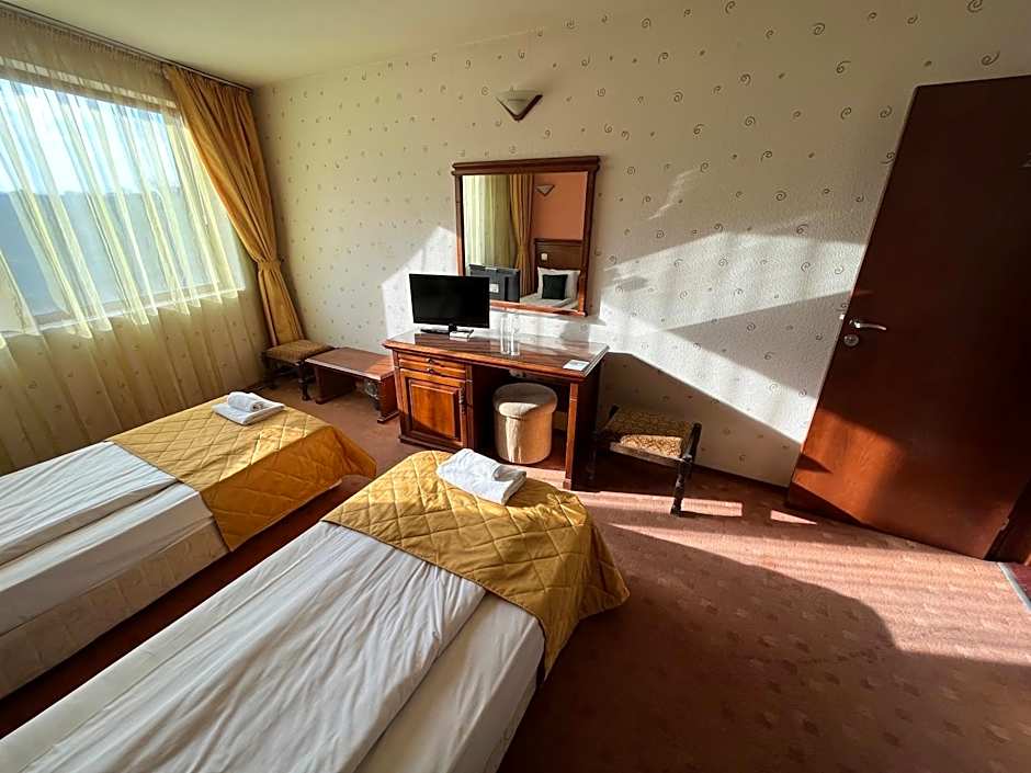 HOTEL BOLYARI