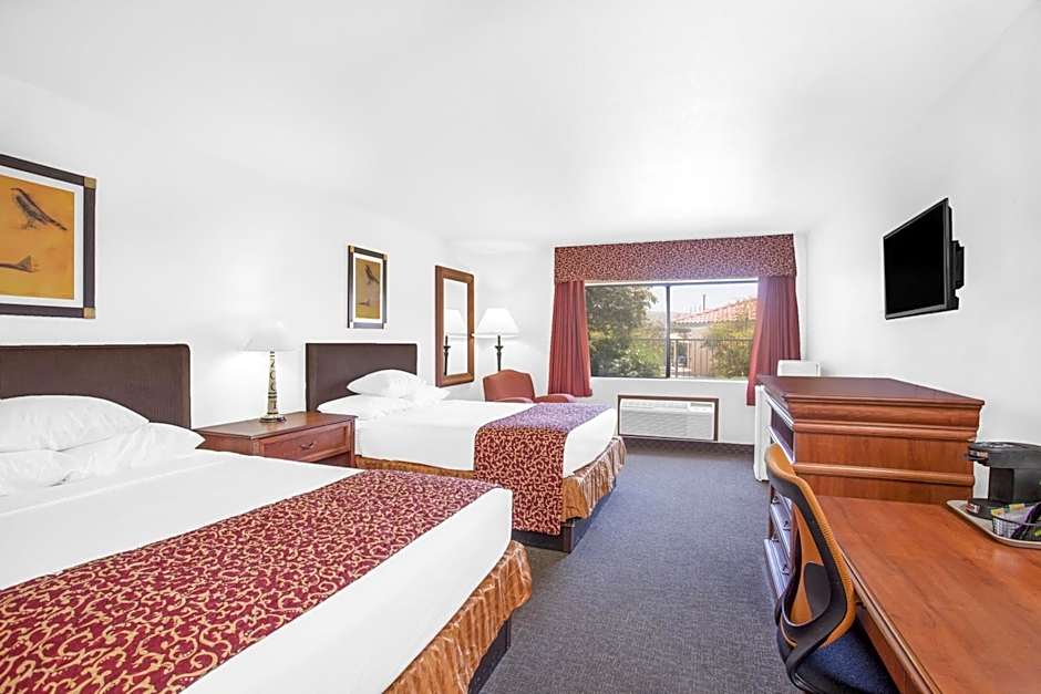 Ramada by Wyndham Barstow