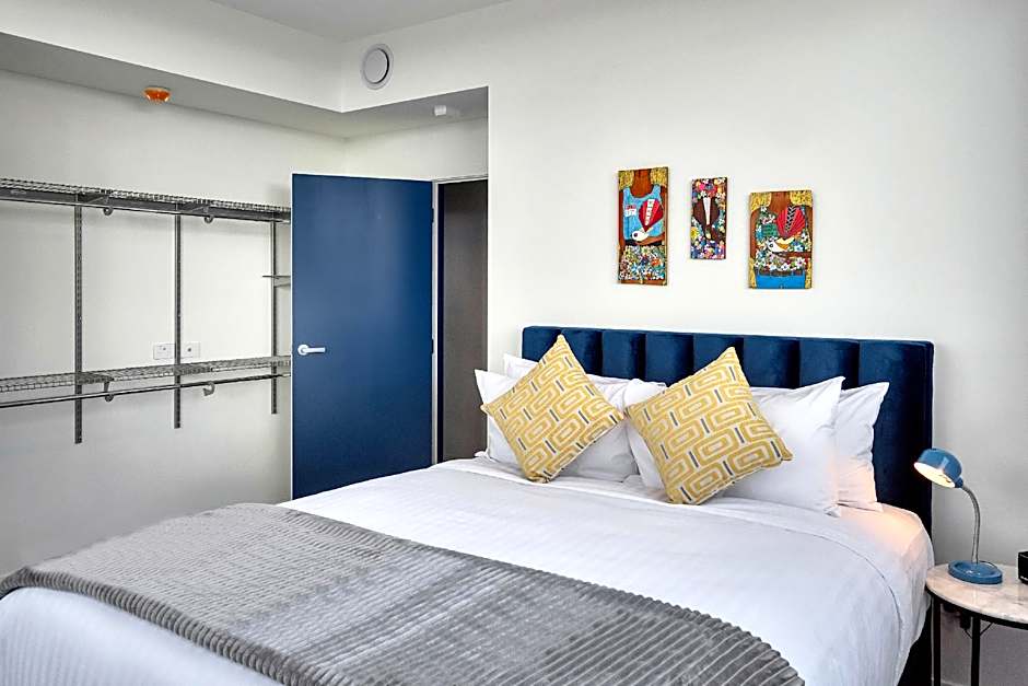 Roomie Apartment Hotel