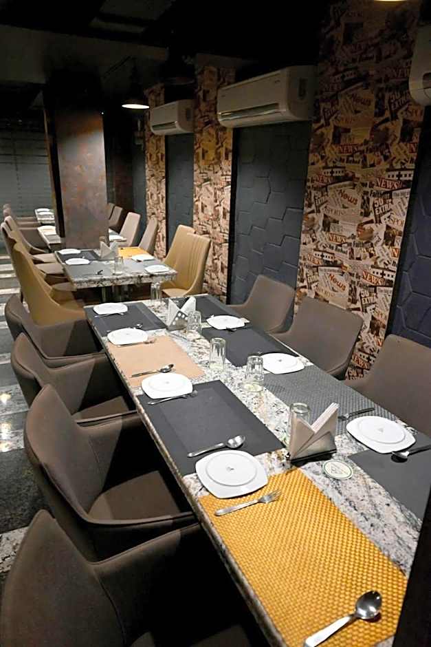  Hotel Crystal Residency