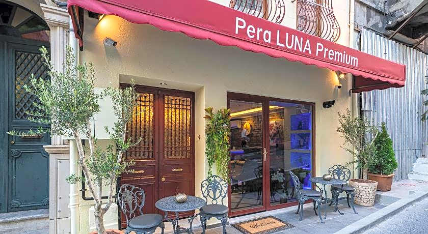 PERALUNA PREMIUM HOTEL