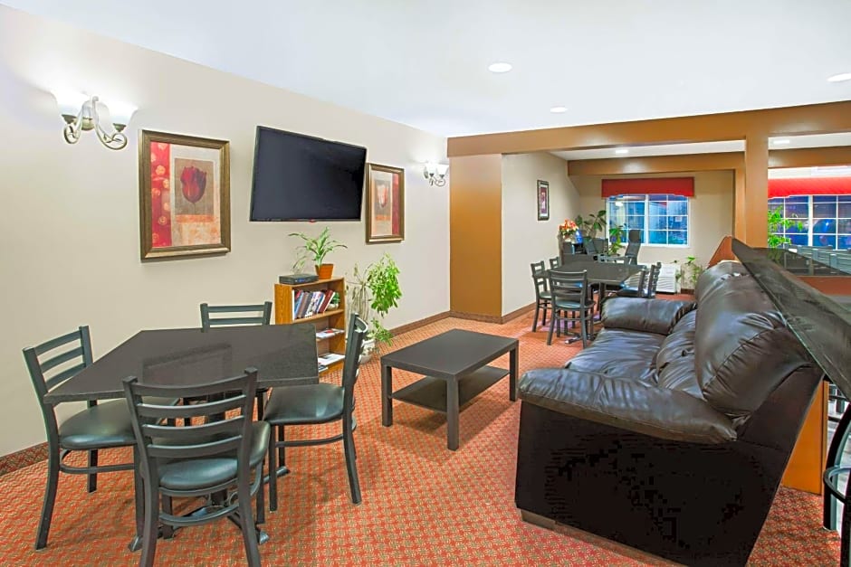 Microtel Inn & Suites by Wyndham Holland