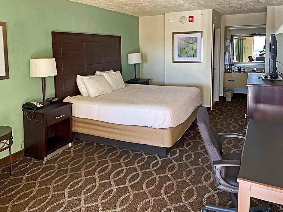 Quality Inn Clinton North