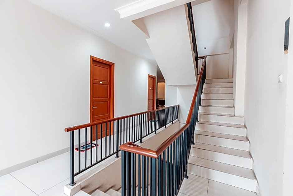 OYO 2364 Cempaka Harapan Indah