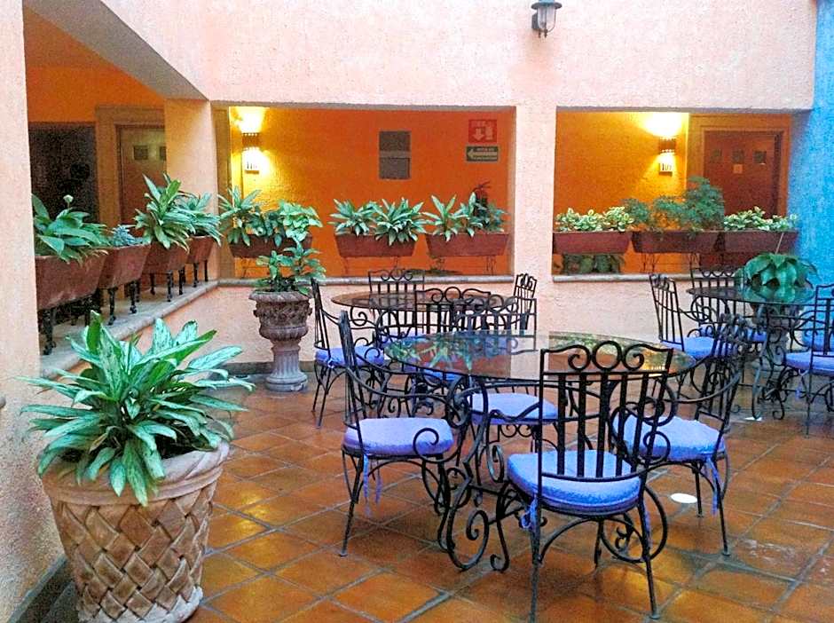 Hotel La Rienda Mision Tequillan