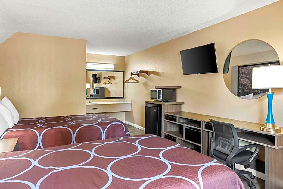 Super 8 by Wyndham Brownsburg