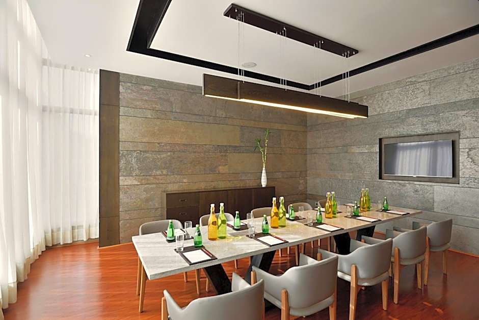 Courtyard by Marriott Gurugram Downtown