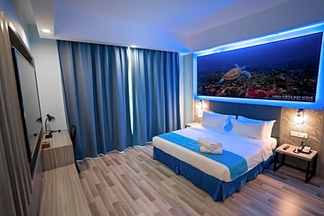 Ocean Themed - Executive Suite