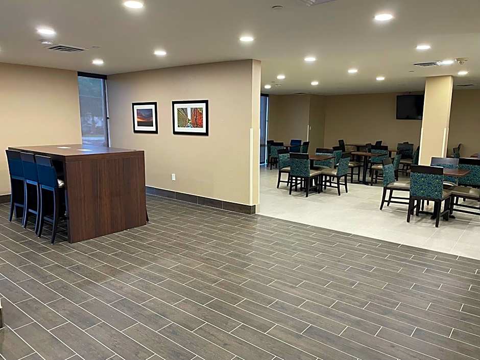 Quality Inn & Suites Spring Lake - Fayetteville near Fort Bragg