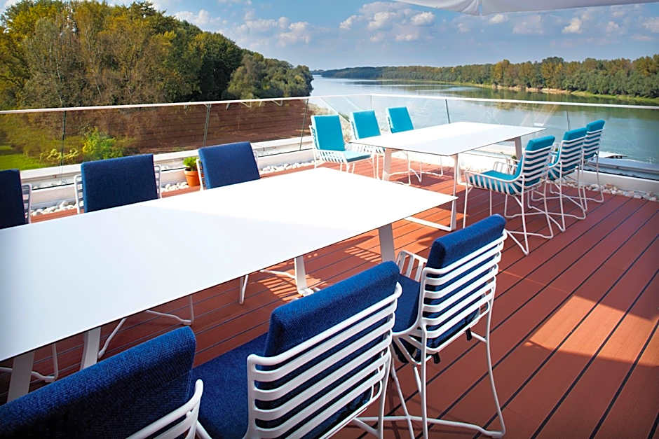Hotel Navis