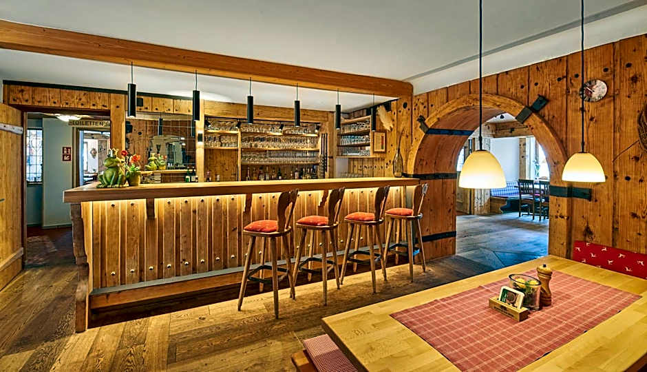 Aktivhotel & Gasthof Schmelz Ihr familienfreundliches Urlaubs Hotel mit Wellness, Almsauna, Chiemgau Karte