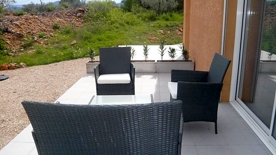 Chambres d'hôtes, B&B climatisées LA BORRELLIENNE