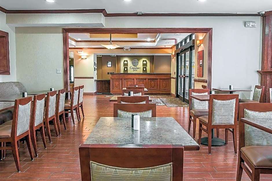 Comfort Inn & Suites University South