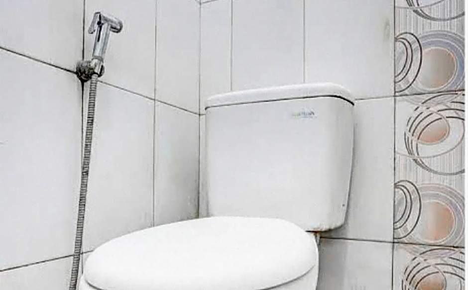 RedDoorz Syariah near RS Siti Khodijah Sepanjang