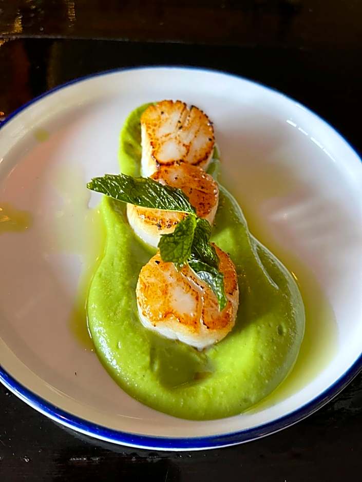 Gracies Grotto Cabin