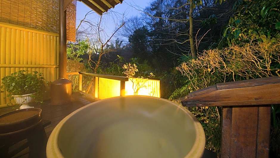 Atsugiiiyama Onsen Motoyu Ryokan