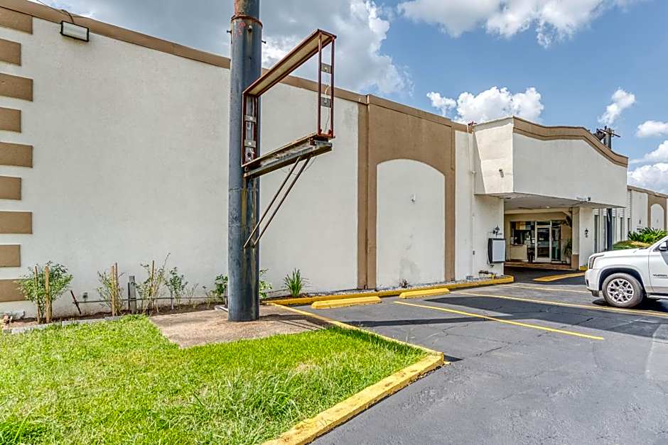 OYO Hotel Alexandria LA- Hwy 165