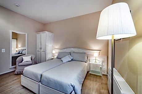 Twin Room with Lake View