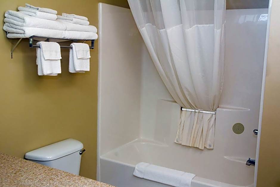 Country Inn & Suites by Radisson, Marion, OH