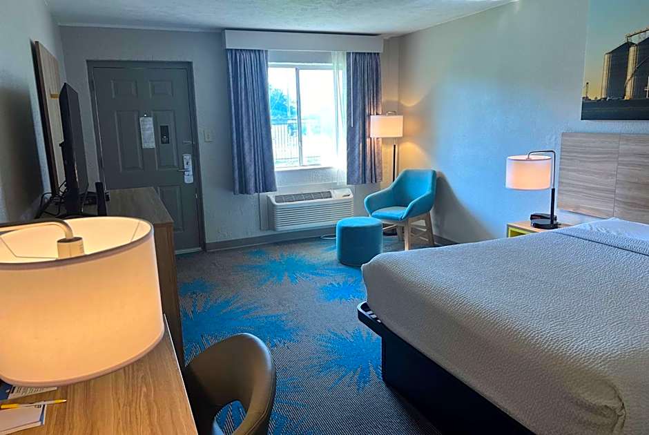 Days Inn by Wyndham Hays