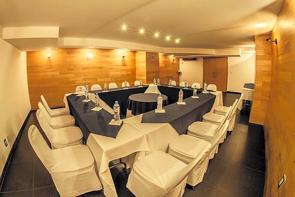 Hotel El Ejecutivo by Reforma Avenue