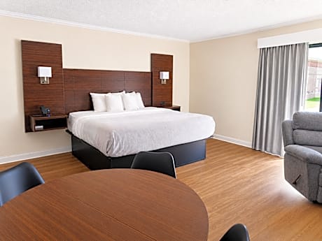 King Room - Accessible/Non-Smoking