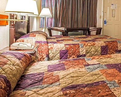 2 Double Beds, Smoking