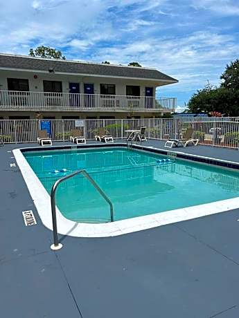 Motel 6-Lakeland, FL