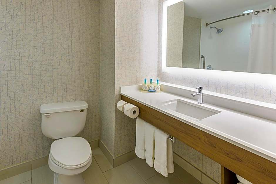 Holiday Inn Express Hotel & Suites North Bay By IHG