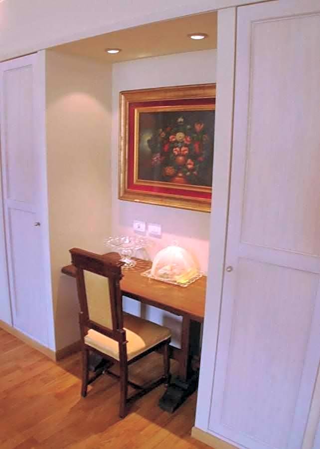 Tornabuoni La Petite Suite