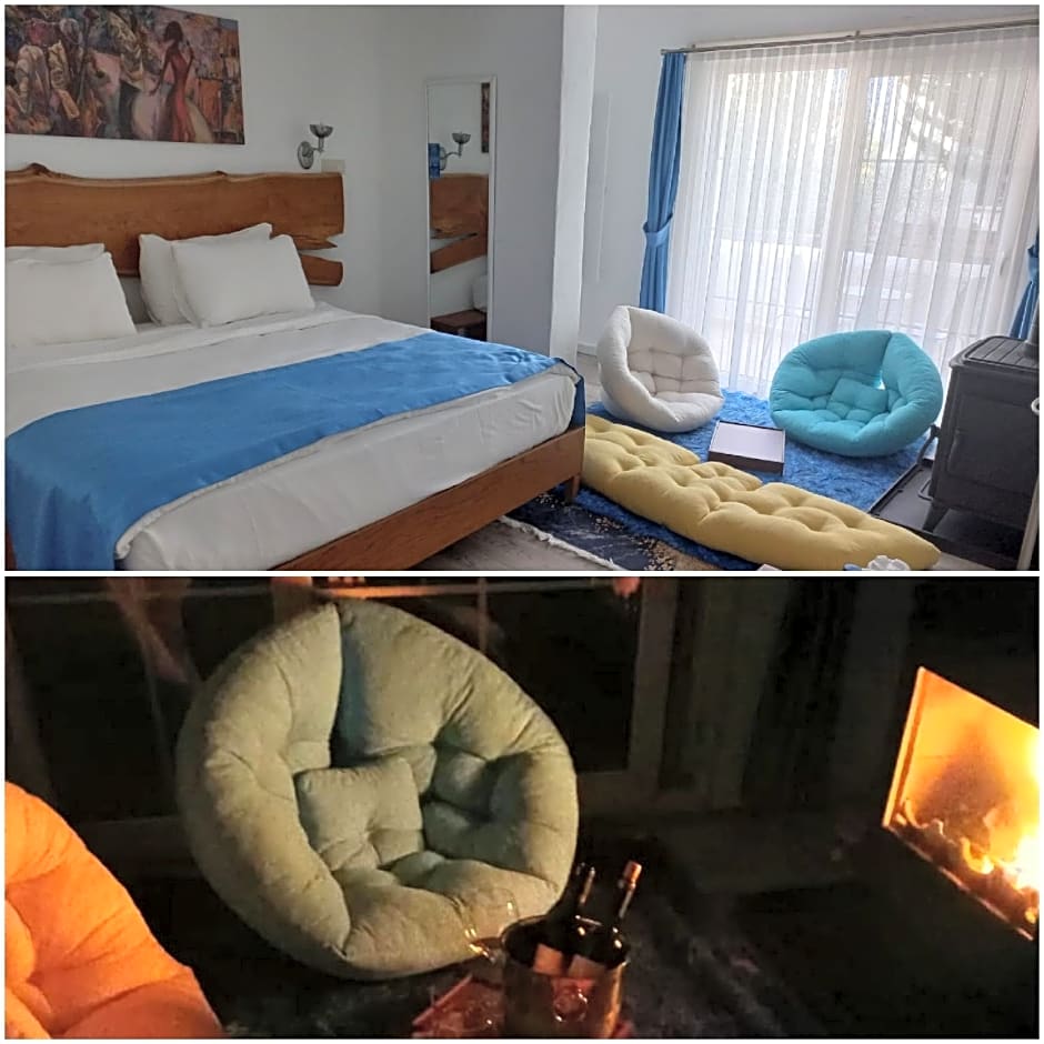 Rebetiko Hotel                                                             