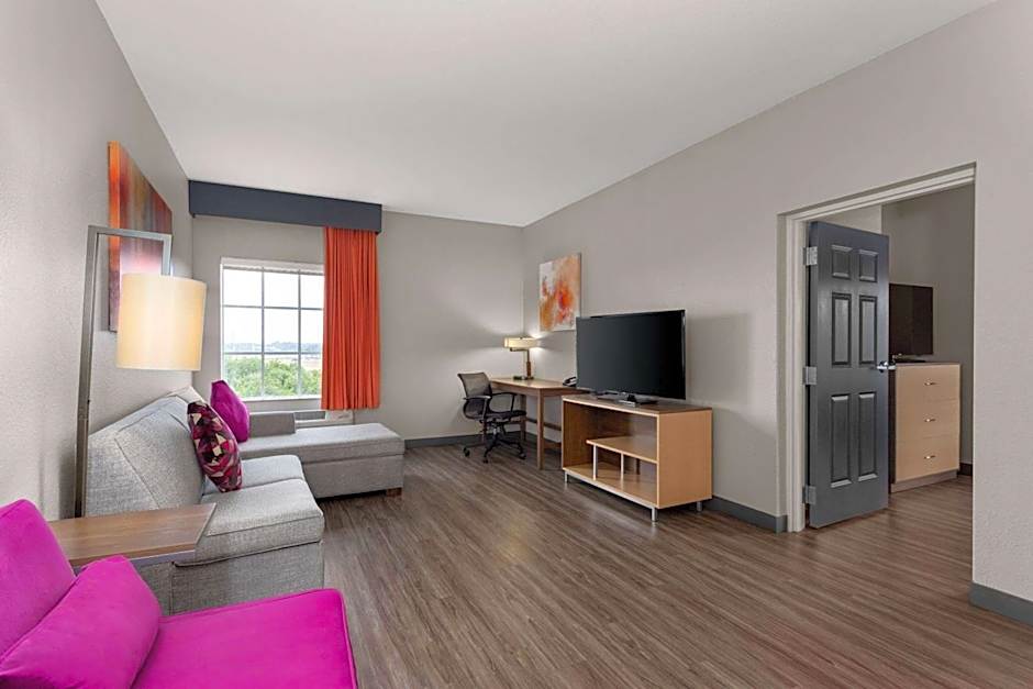 La Quinta Inn & Suites by Wyndham Ft. Pierce