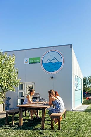 Finlay Jack's Backpackers