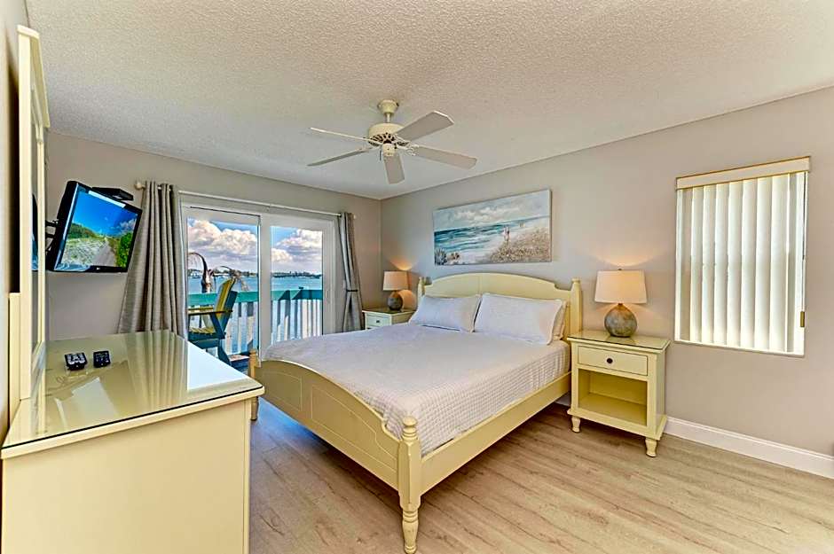 Anna Maria Island Beach Palms 6B