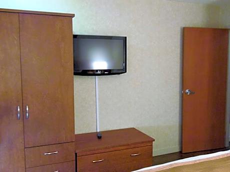 Executive Queen Room - New Building