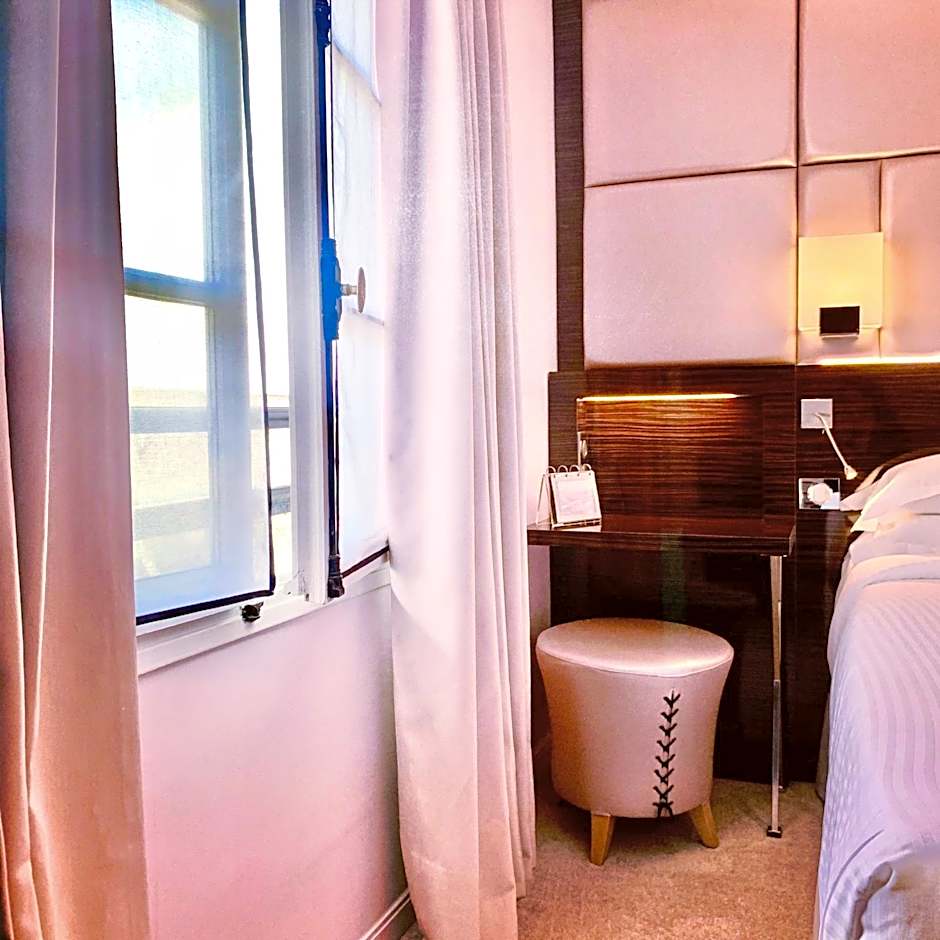 Petit Madeleine Hotel