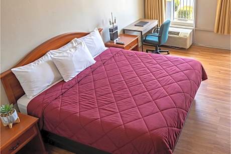King Bed Non-Smoking