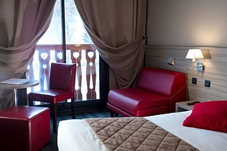 double room (2 adults + 1 child) north view