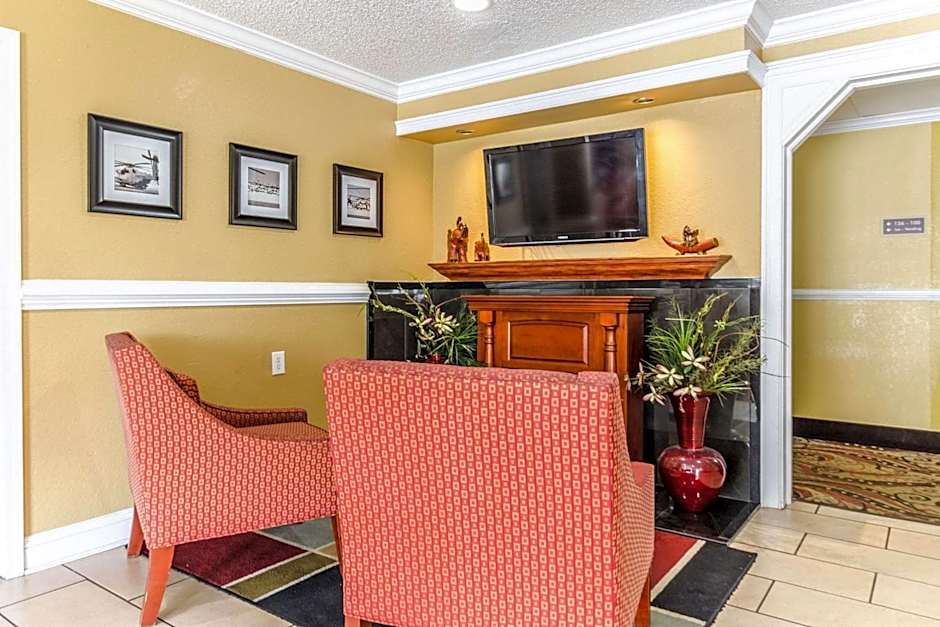 Rodeway Inn & Suites Jacksonville near Camp Lejeune