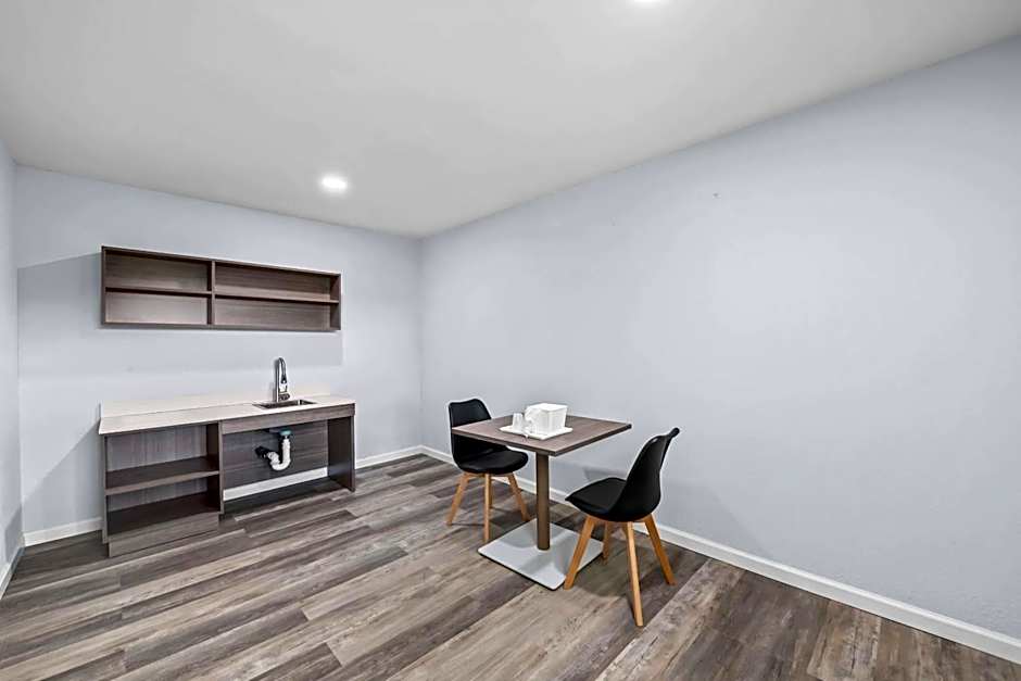 Suburban Studios Newport News - Hampton